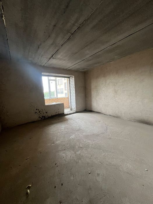 Продам 2х ком . Квартиру в черновом варианте.