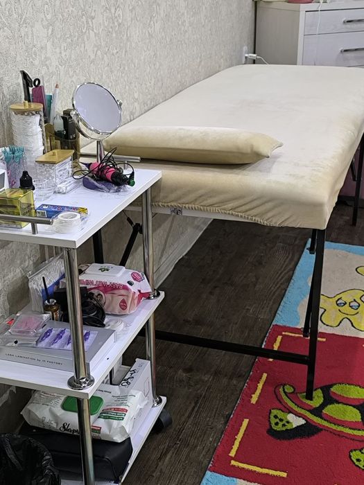 Кушетка чемодан с помощницей в отличном состоянии