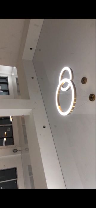 Продам люстры новые