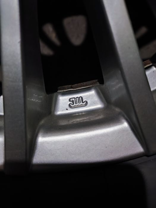 Колеса шины Bridgestone зима 215/60/16