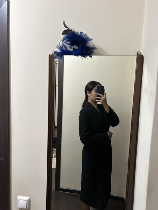 Черное демисезонное пальто