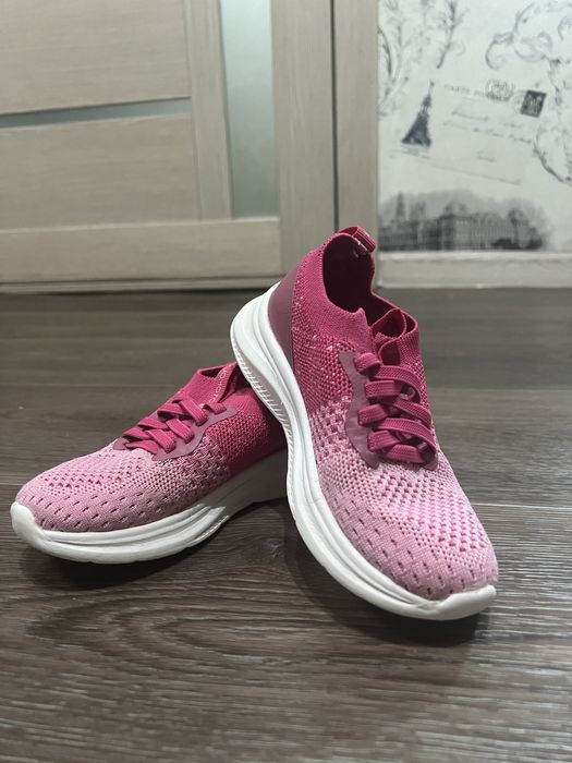 Продам детскую обувь