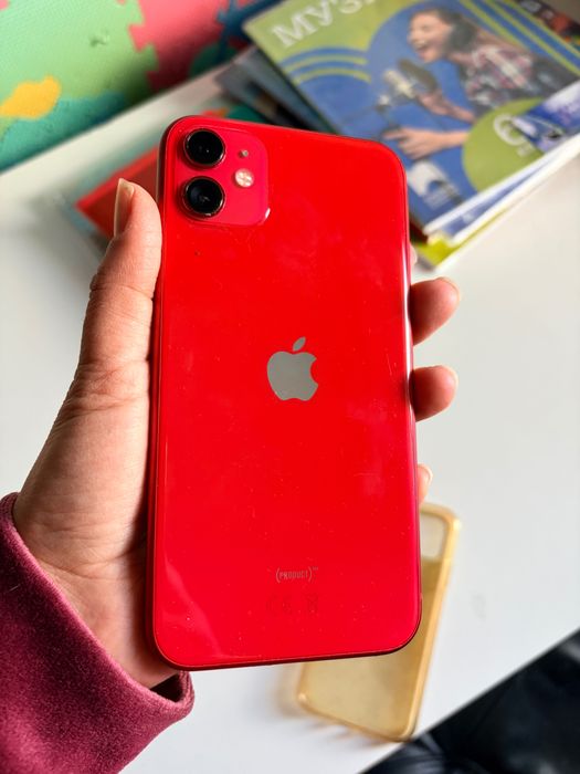 Iphone 11 червен
