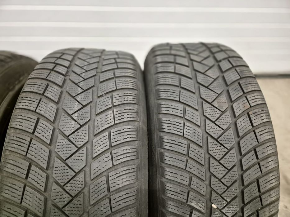 4 anvelope iarna Vredestein 255 50 20 stare bună