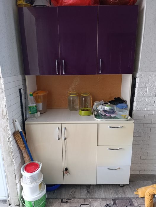 Кухонный шкаф.          .