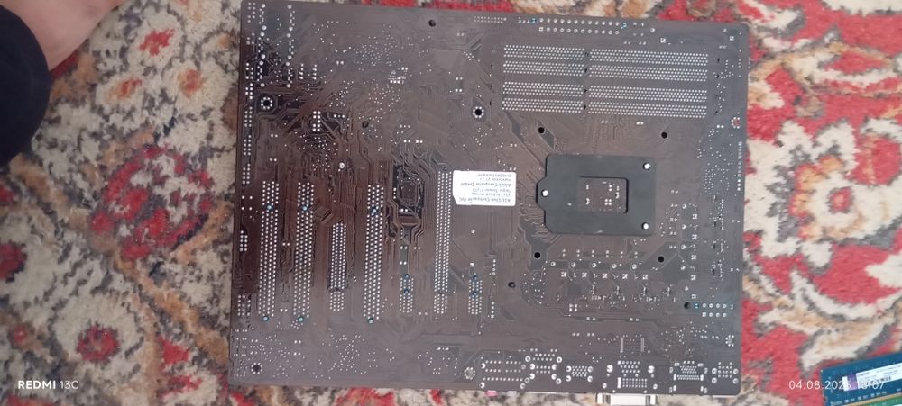Продаю материнская плата Asus P8H77-V