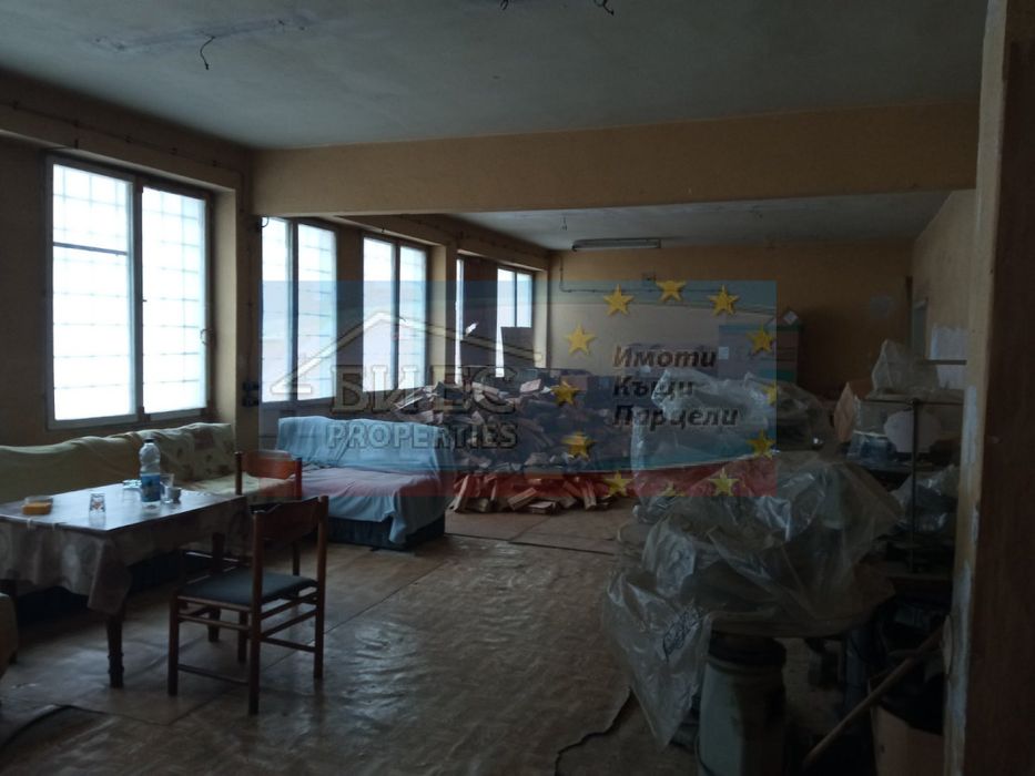 Втори етаж от административна сграда