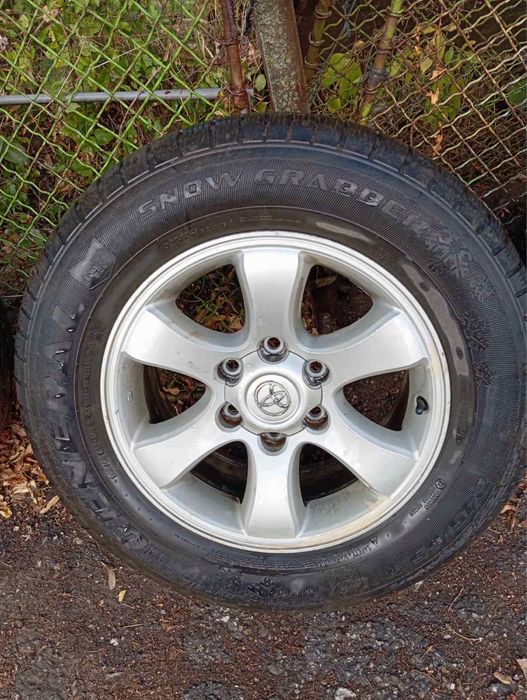 Гуми с джанти за Toyota Hilux 17”