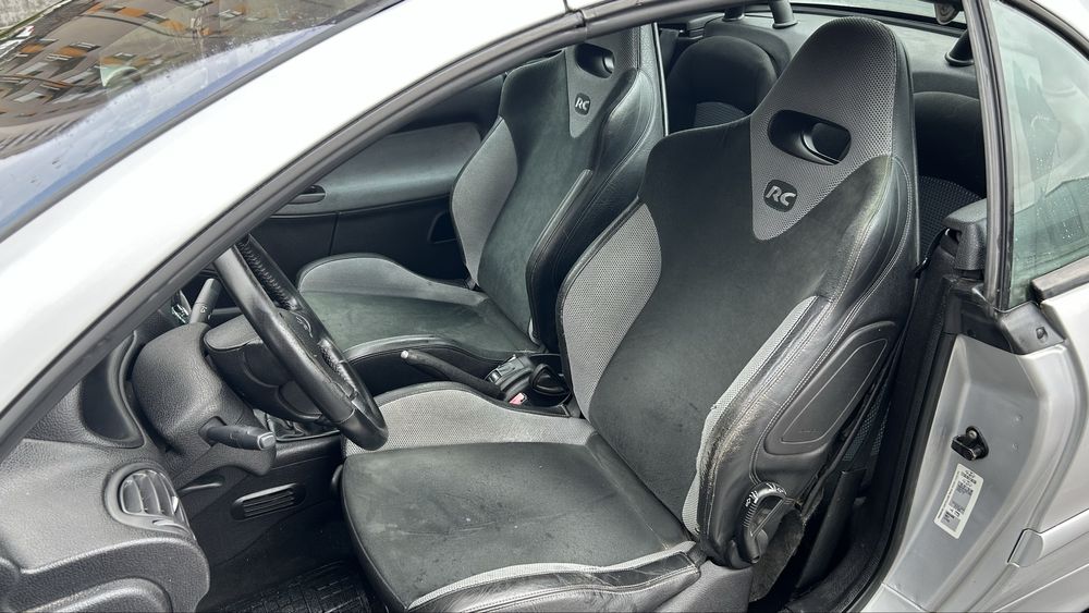 Продавам Peugeout 206 CC 2.0 16V