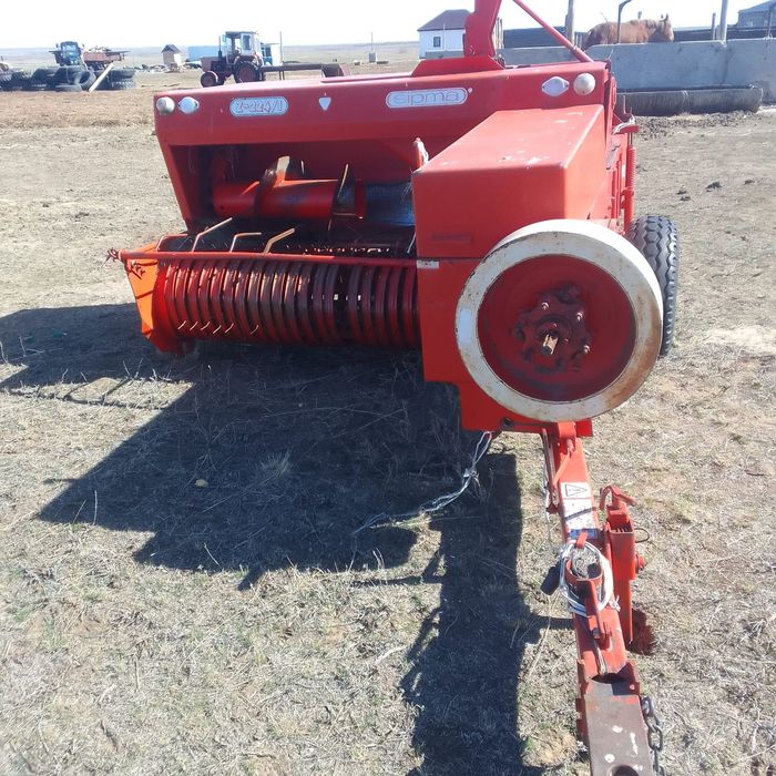 Прес тюковой продам