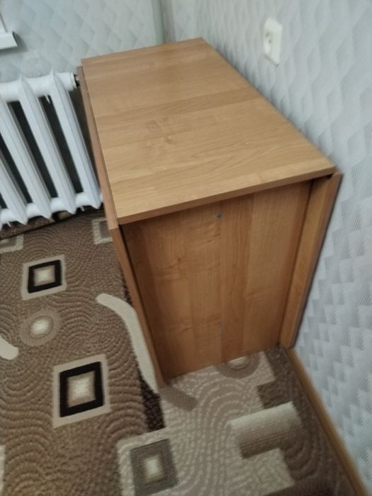 Продам стол книжка