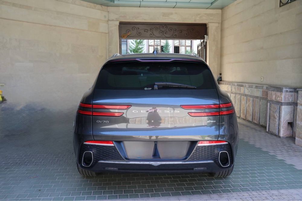 Genesis G70 2.5T AWD, 2023