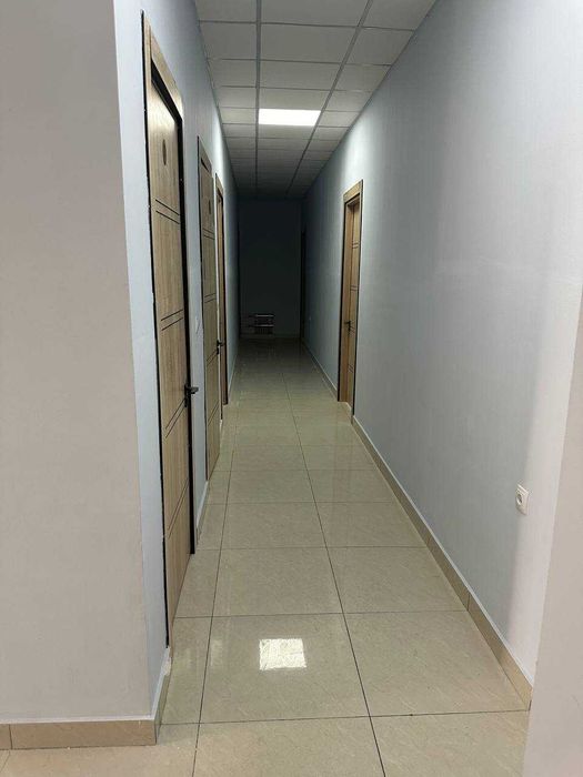 Noturar bino sotiladi 3 etaj 650 kv Oqtepa krug