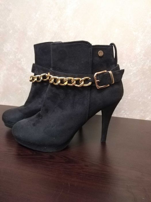 Дамски обувки боти ботуши маратонки