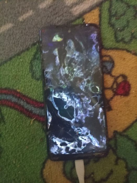 Vând telefon de piese  motorola e40