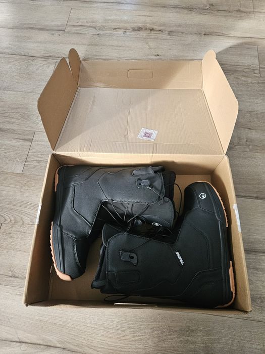 Boots FTWO Air New Aura 28.5 cm / 43,5, produs nou in cutie,