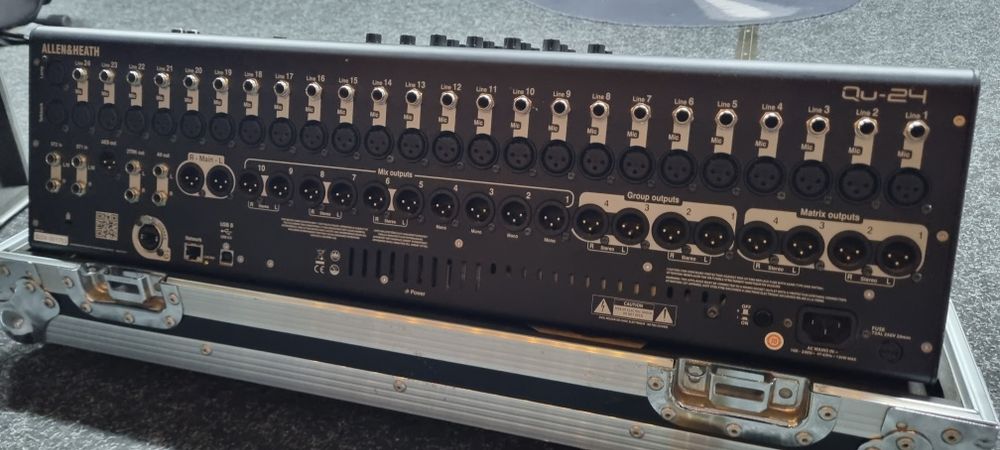 Allen & Heath QU24 + multicore 24/8