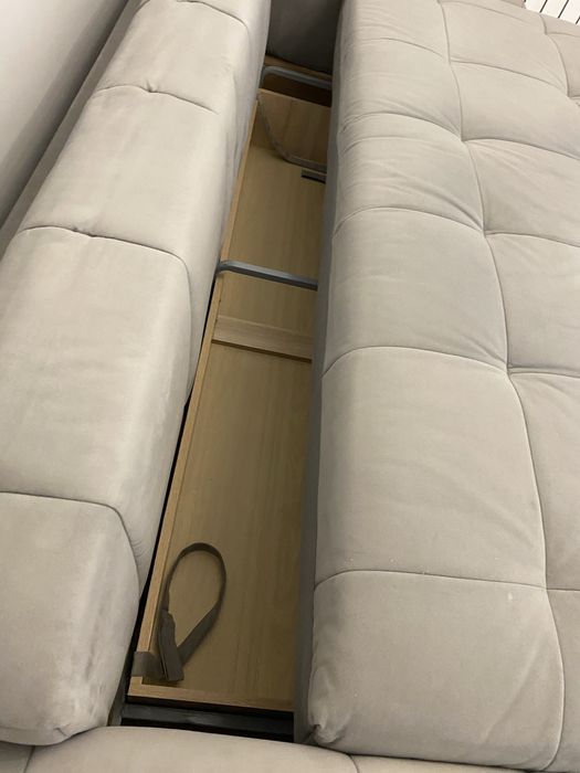 Раскладной диван в современном стиле