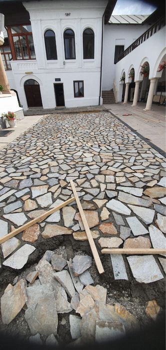 Vând Piatră sau Montez