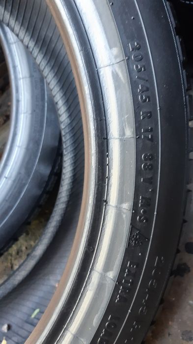 2 anvelope 205/45r17 iarnă marca Continental preț 220 lei bucata