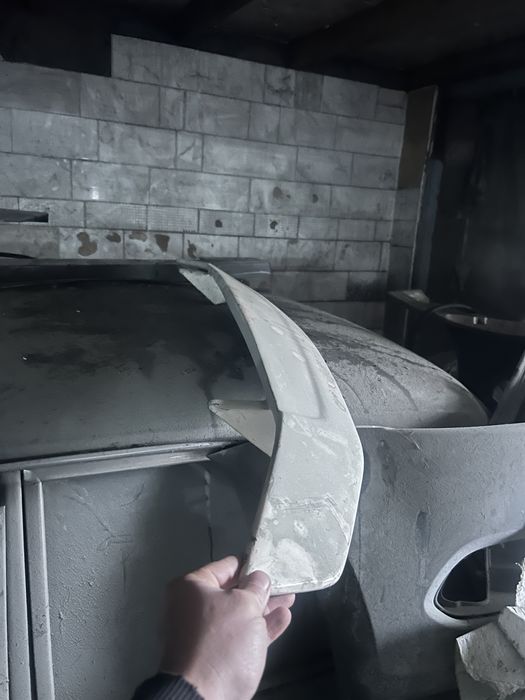 Продам спойлер универсальный