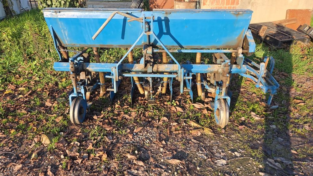 Prasitoare porumb pe 3 rânduri