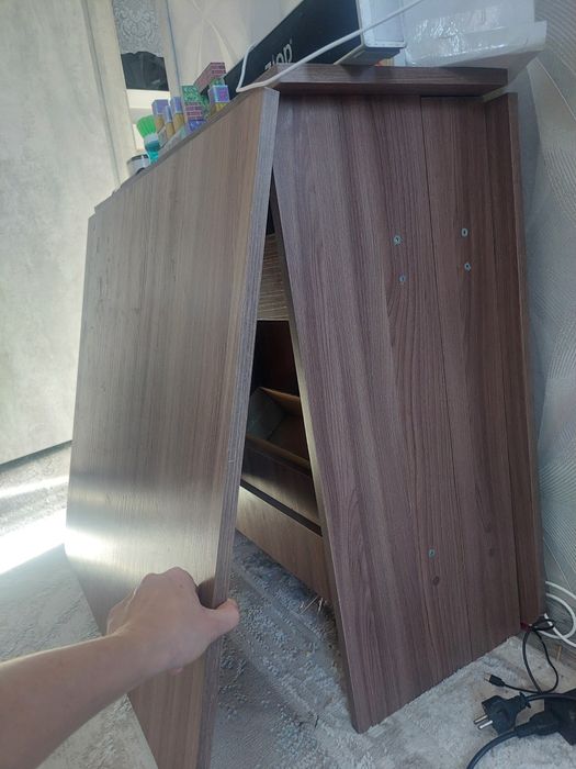 Срочно продам стол книжка