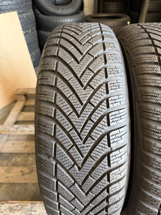 2 anvelope iarna ca NOI 215/70/16 , Vredestein , DOT 4023 , 7.5 mm