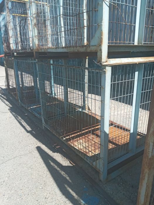 Продам сетку металлическую.