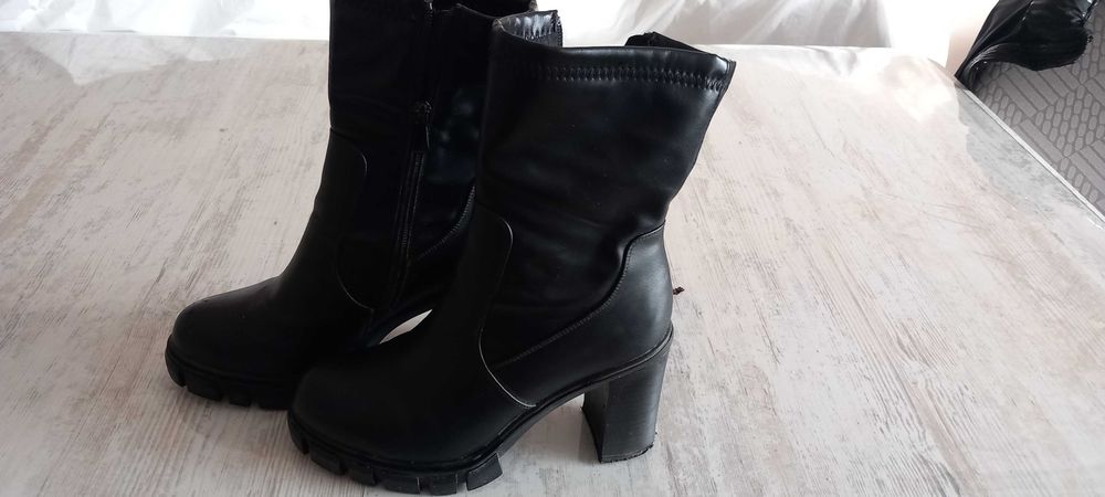 Дамски боти на висок ток №36