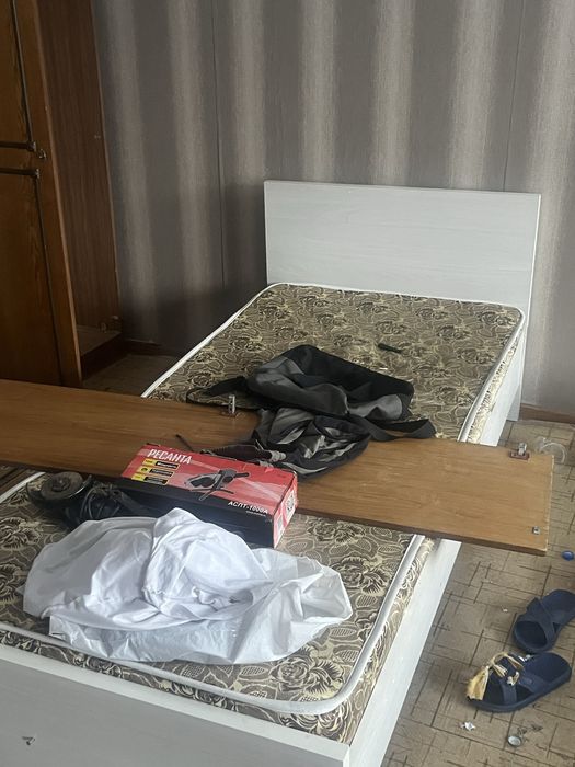 Отдам бесплвтно кроватт