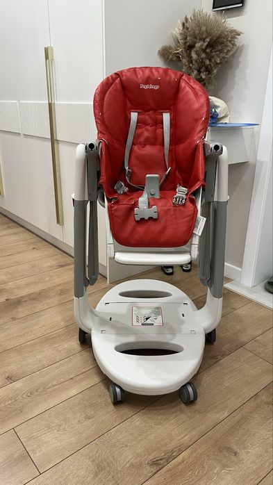 Продам детский стульчик Peg-perego Tatamia