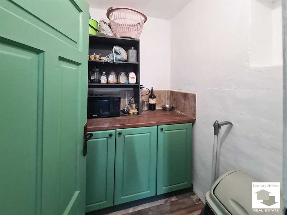 145307 Реновирана къща с добре аранжиран двор в с. Полски Сеновец