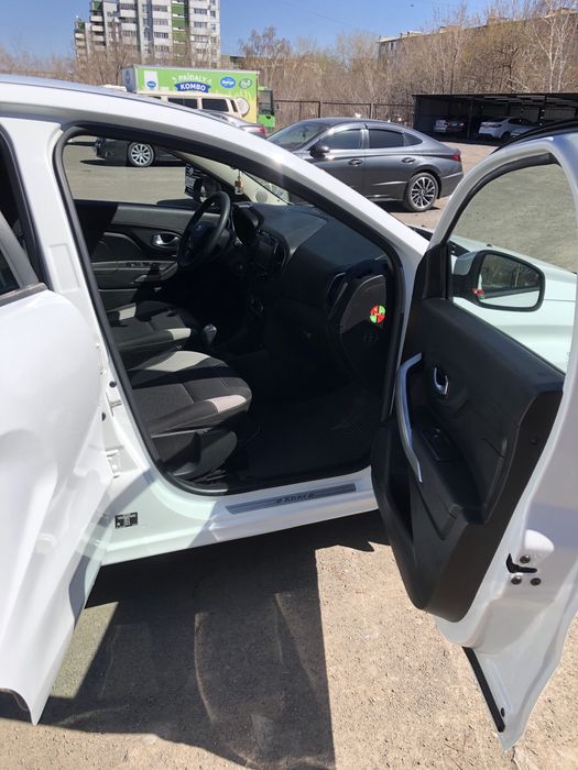 Продам машину LADA XRAY 2017 года