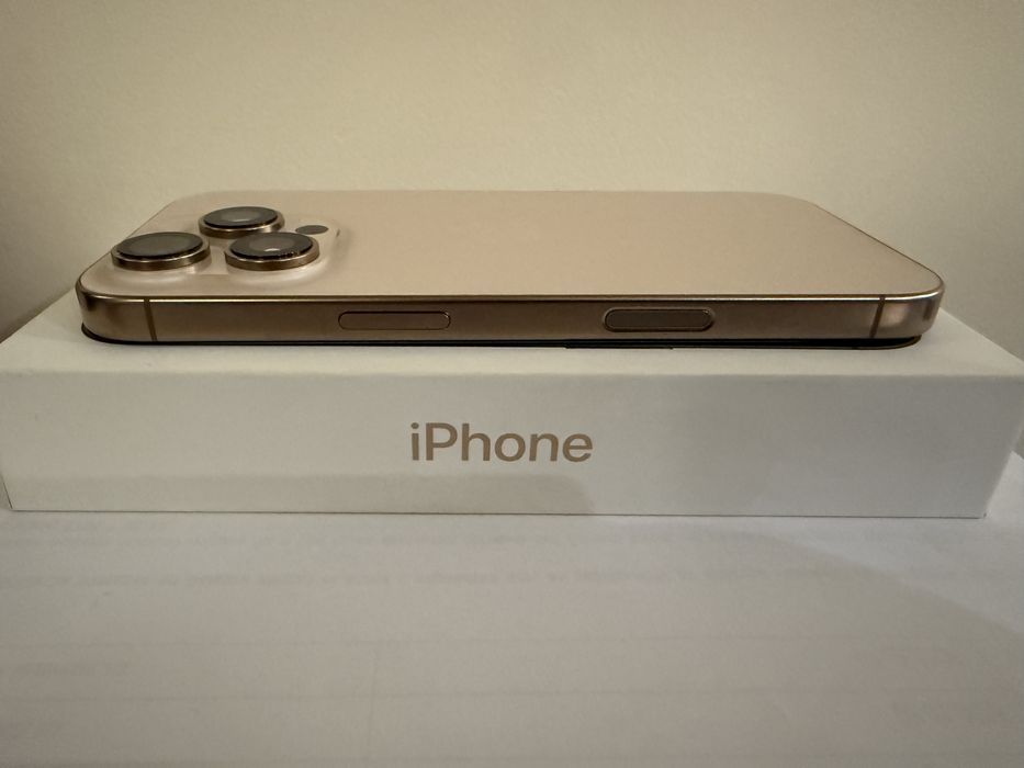 Iphone 16 Pro 256 с гаранция 9м+застраховка.