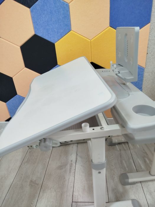 Продам стол для занятий