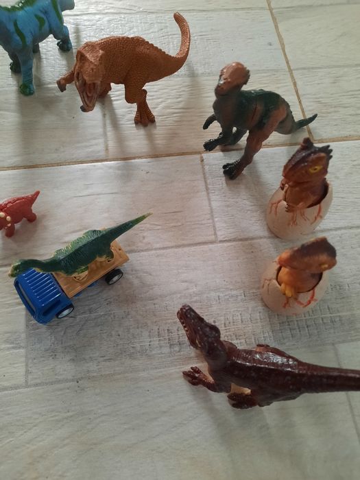 Lot jucarii dinozauri