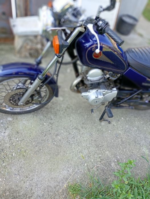 Yamaha SR 125  in 4 timpi