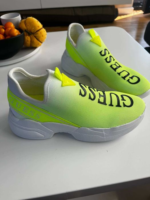 Оригинални маратонки GUESS