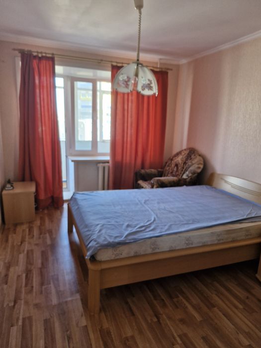 Продаётся спальный гарнитур б/у