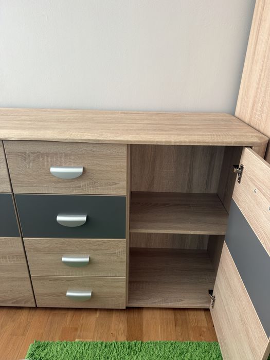 Set mobilier cameră: pat+ saltea + noptieră + comodă