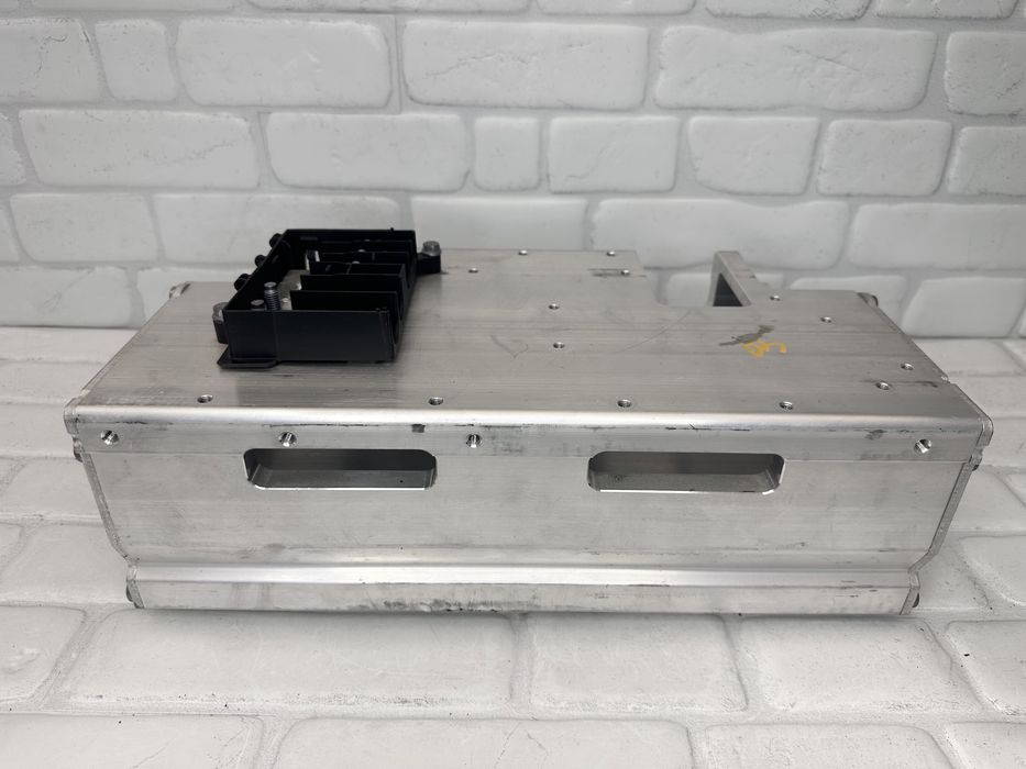 Кутия за батерия AUDI A6 A7 A8 Q7 Q8 4N0915441E