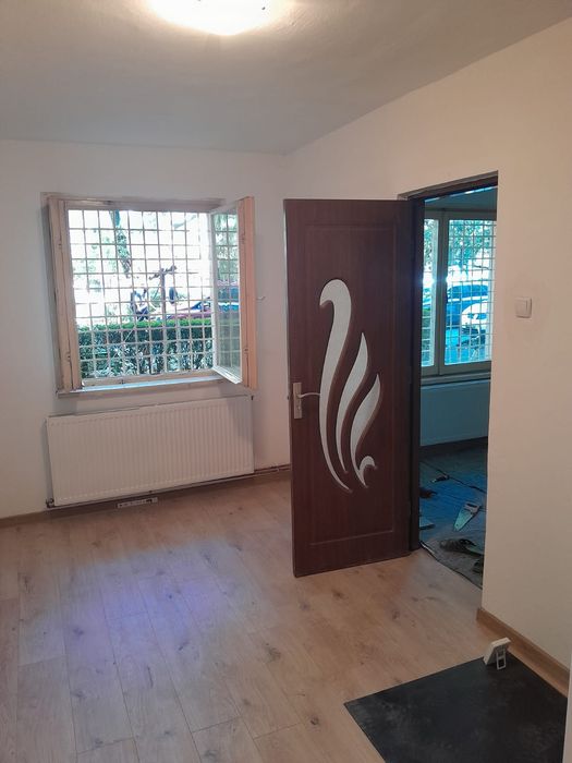 Vând apartament cu doua camere