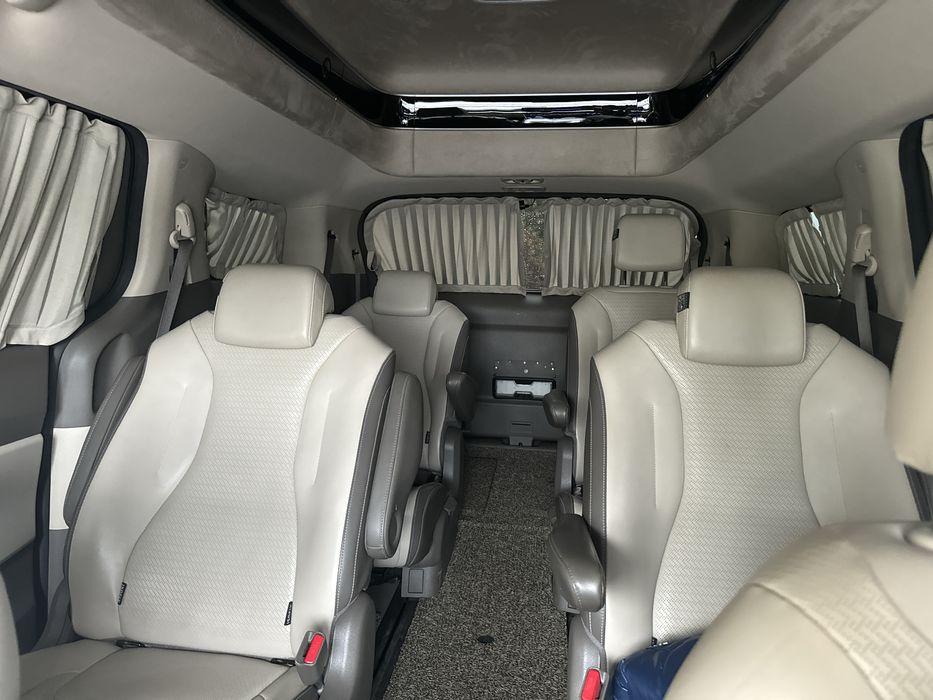 Kia carnival Hi limouisine