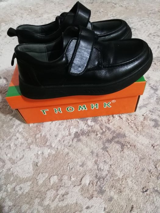 Продам туфли. На мальчика.