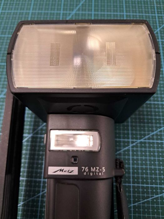 Blitz METZ 76 MZ-5 DIGITAL adaptor Canon Aproape NOU
