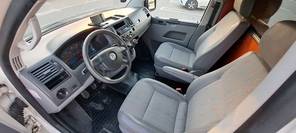 Vând Volkswagen Transporter T5 1.9 TDI DIN 2009
