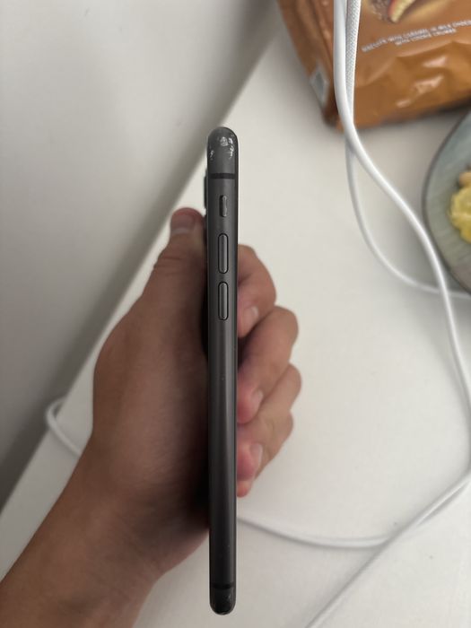 Iphone 11 64GB в черном цвете