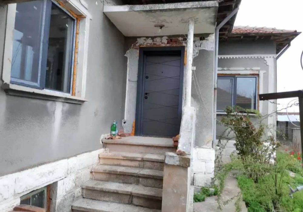 Едноетажна къща в село Секулово