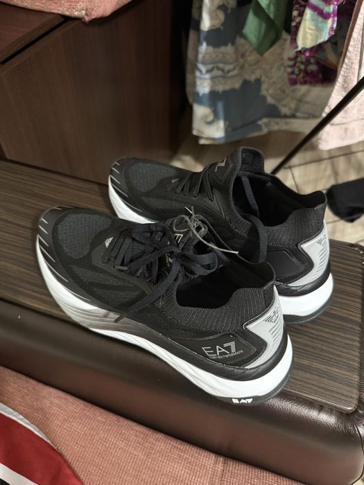 Продам кроссовки. Вьетнам.